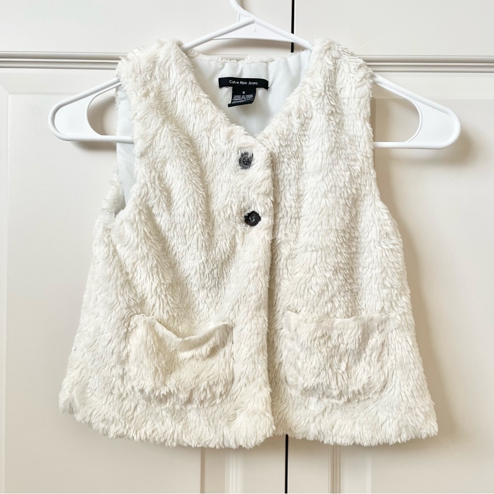 Calvin Klein girls Cozy White Faux Fur Vest size 6